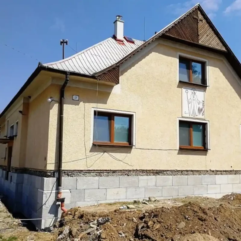 enowacja zawilgoconego muru po powodzi: